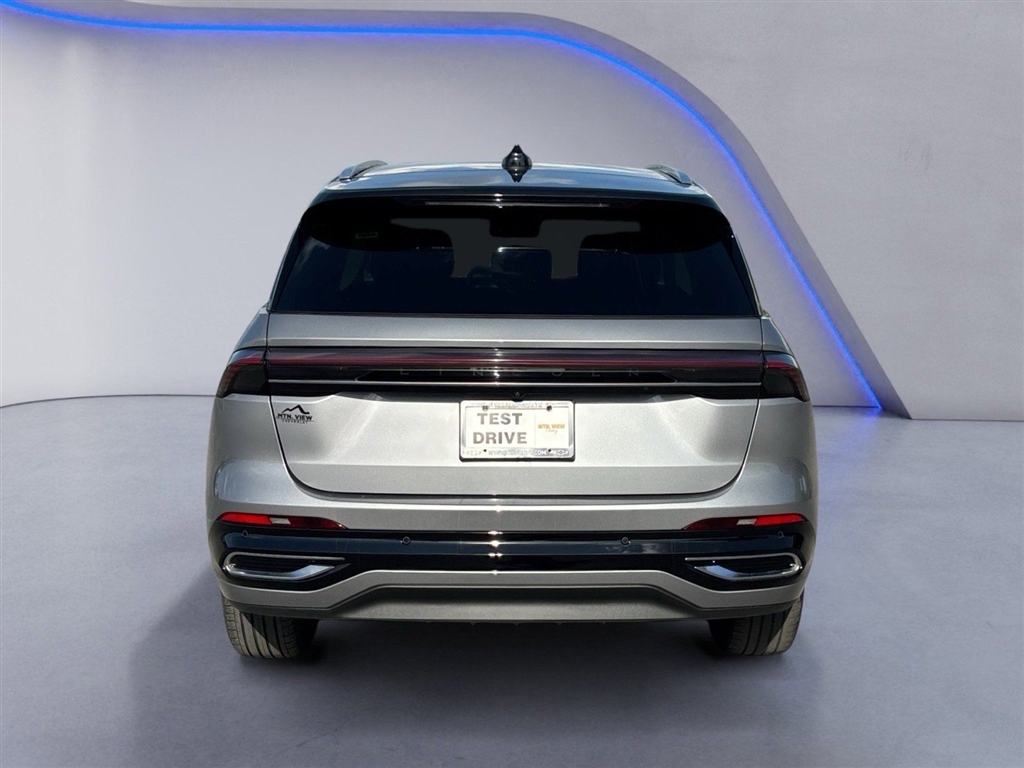 Used 2024 Silver Radiance Lincoln Reserve image 11