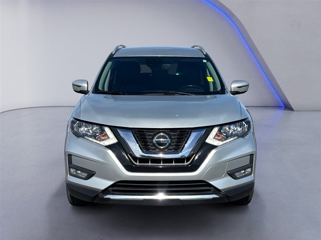 Used 2018 Brilliant Silver Nissan SL image 11