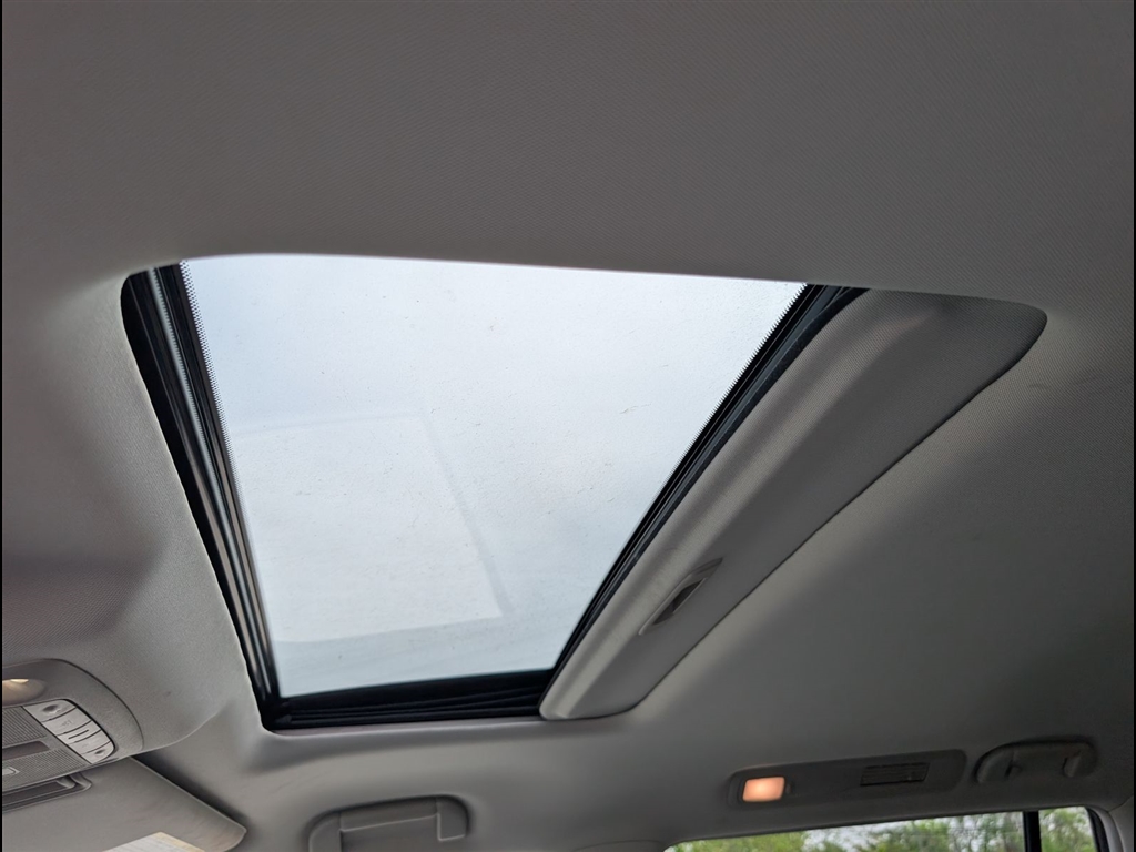 Used 2023 Super Black Nissan SL image 11