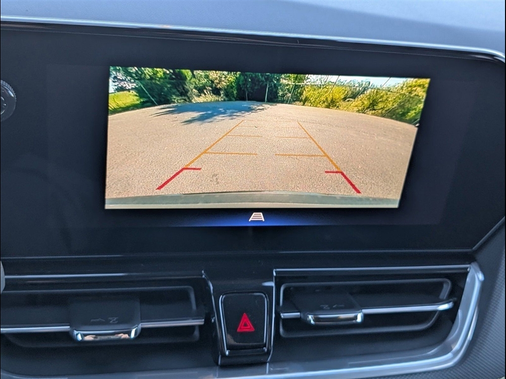 New 2026 Iridescent Pearl Tricoat Chevrolet ACTIV image 11