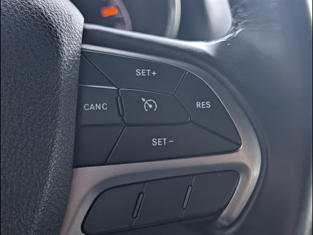 Used 2018 Diamond Black Crystal Pearl Coat Jeep Laredo image 12