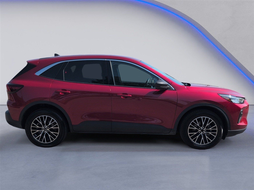 Used 2023 Rapid Red Metallic Tinted Clearcoat Ford Active image 12