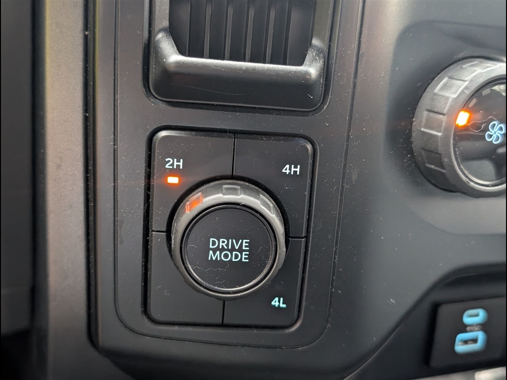 Used 2021 Oxford White Ford XLT image 12