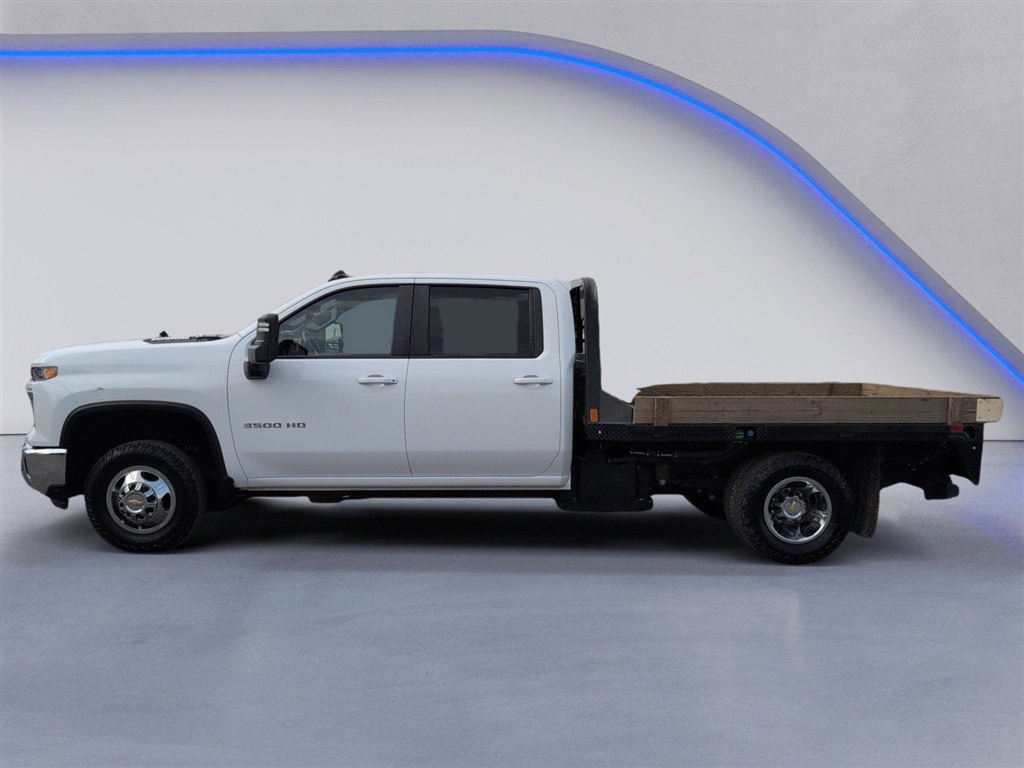 Used 2024 Summit White Chevrolet LT image 12