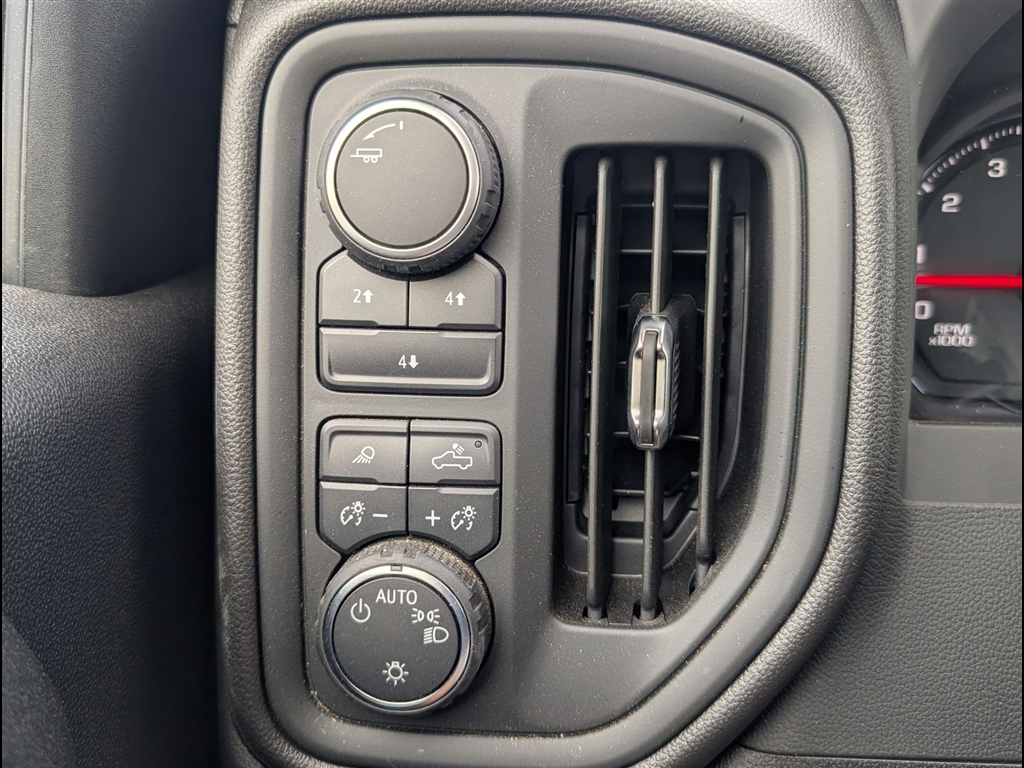 Used 2025 Summit White Chevrolet Custom image 12