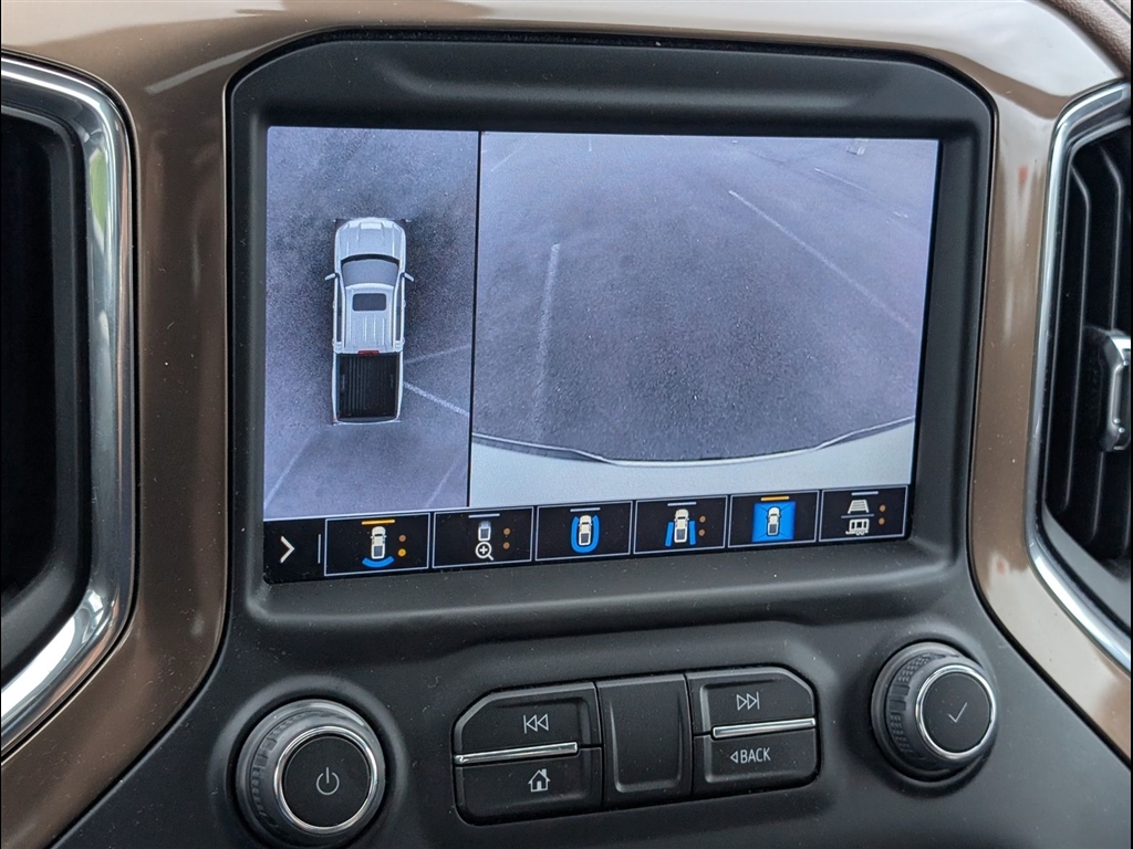 Used 2022 Iridescent Pearl Tricoat Chevrolet High Country image 12