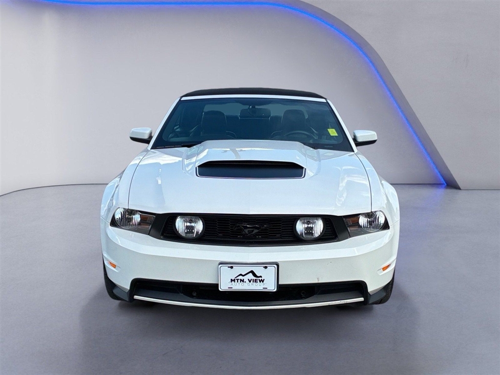 Used 2010 Performance White Clearcoat Ford GT Premium image 12