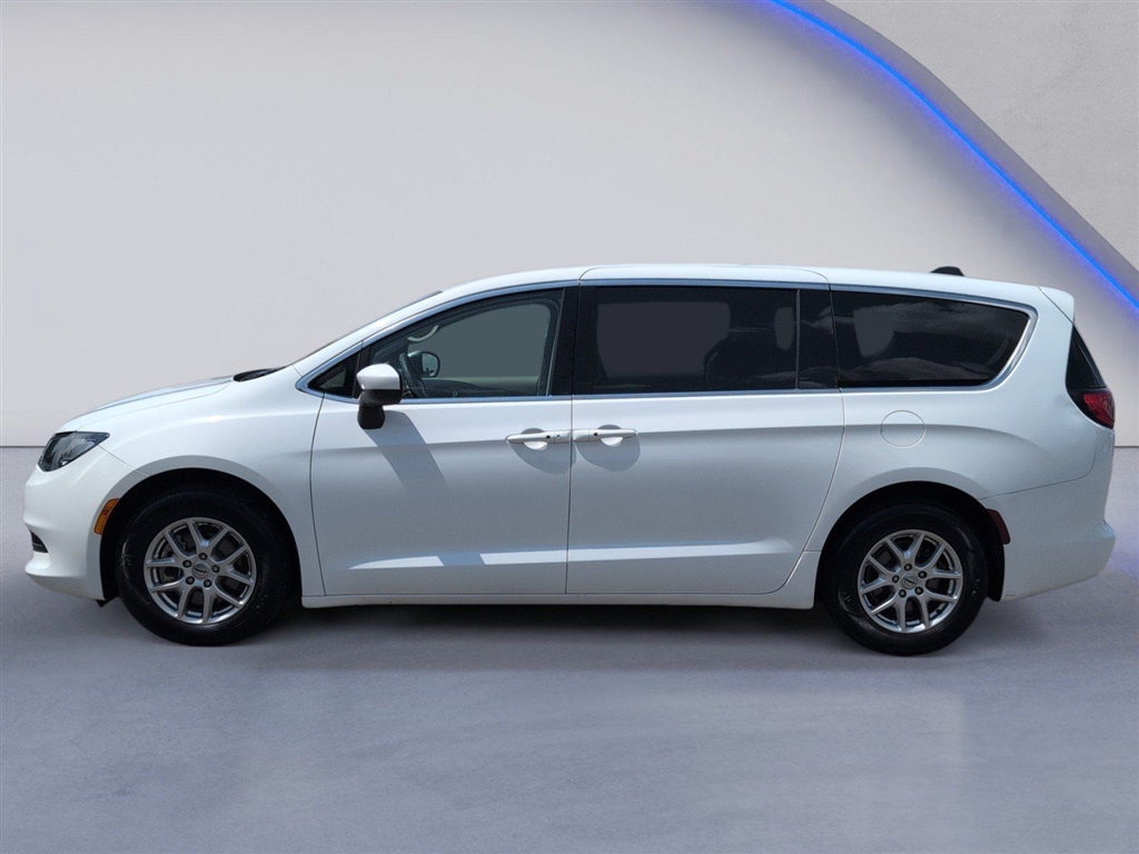 Used 2023 Bright White Clear Coat Chrysler LX image 12