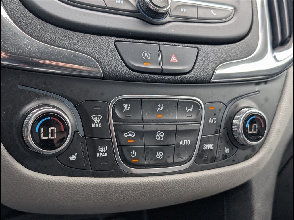 Used 2022 Summit White Chevrolet LT image 12