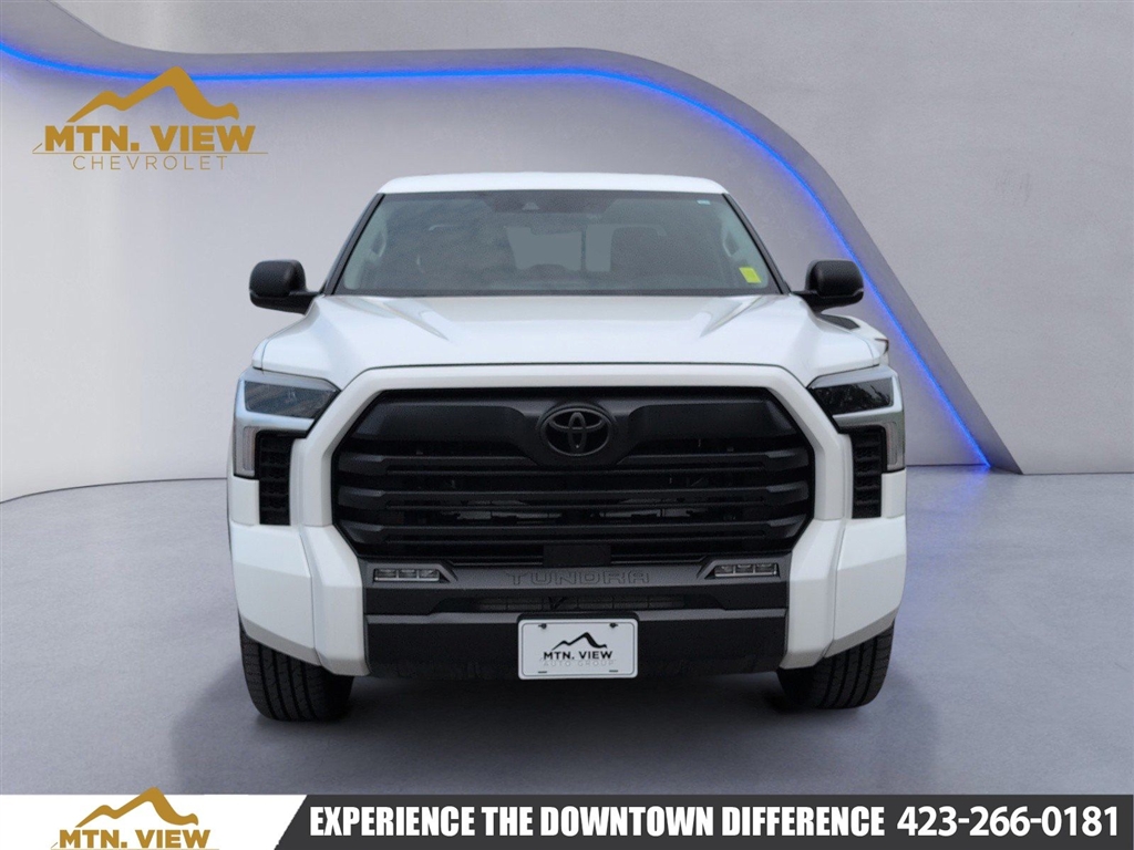 Used 2022 White Toyota SR5 image 12