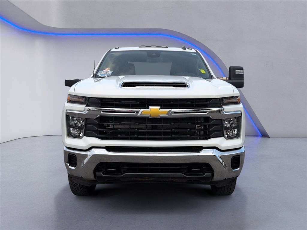 Used 2024 Summit White Chevrolet LT image 13