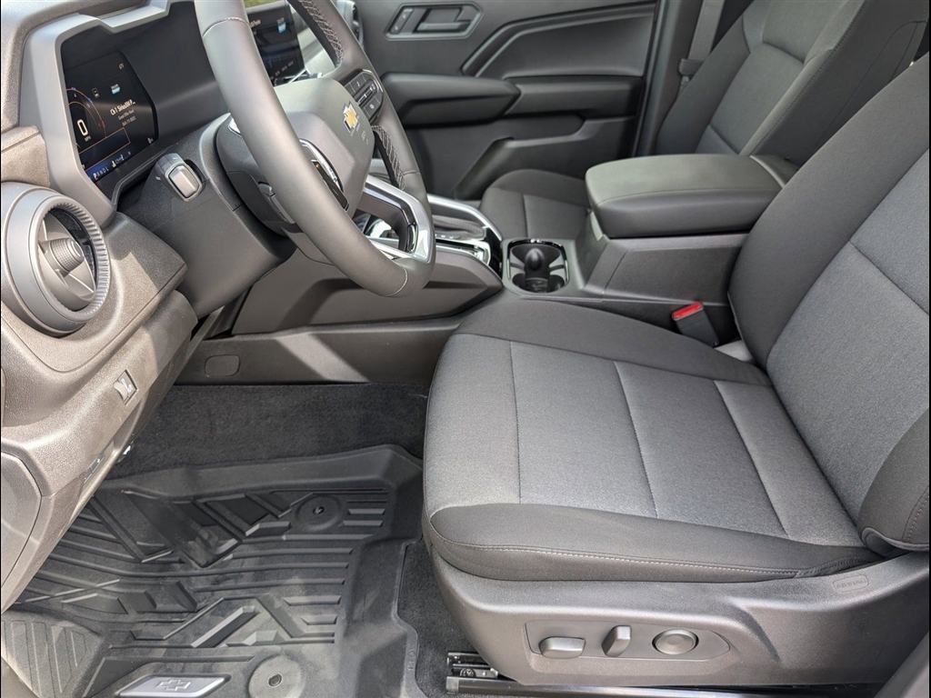 New 2026 Summit White Chevrolet Work Truck image 13