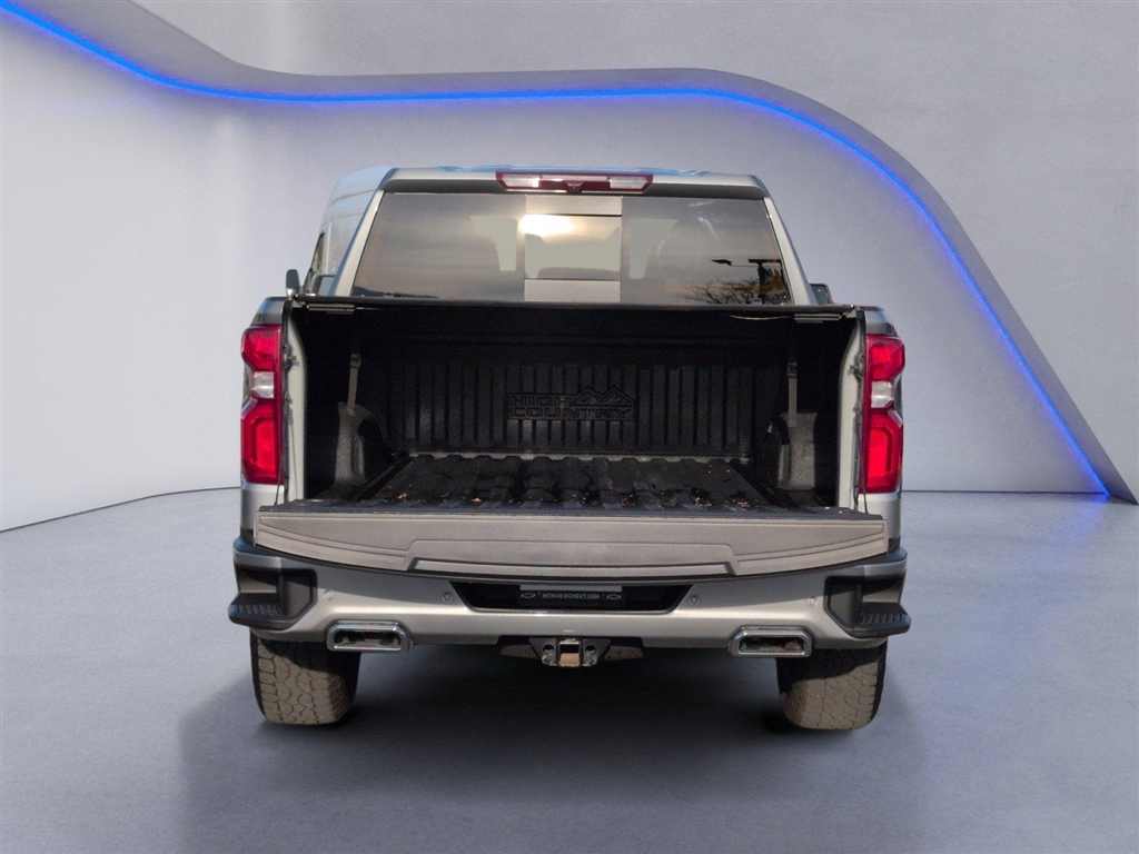 Used 2024 Sterling Gray Metallic Chevrolet High Country image 13