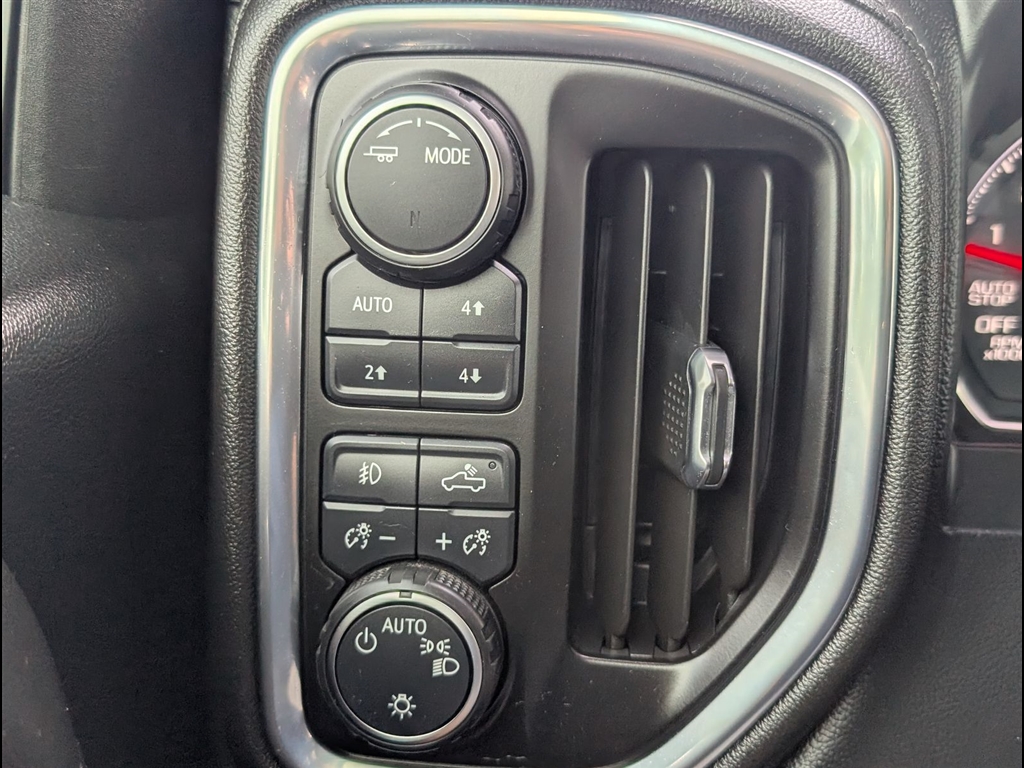 Used 2021 Summit White Chevrolet RST image 13