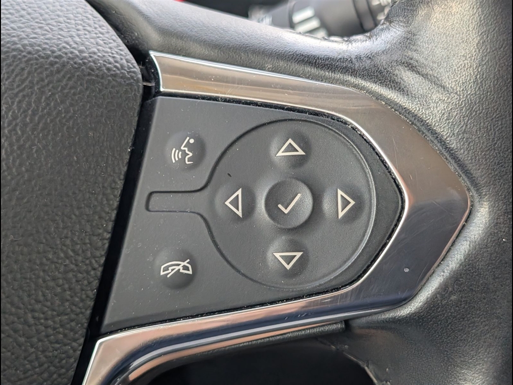 Used 2018 Graphite Metallic Chevrolet LT Cloth image 13