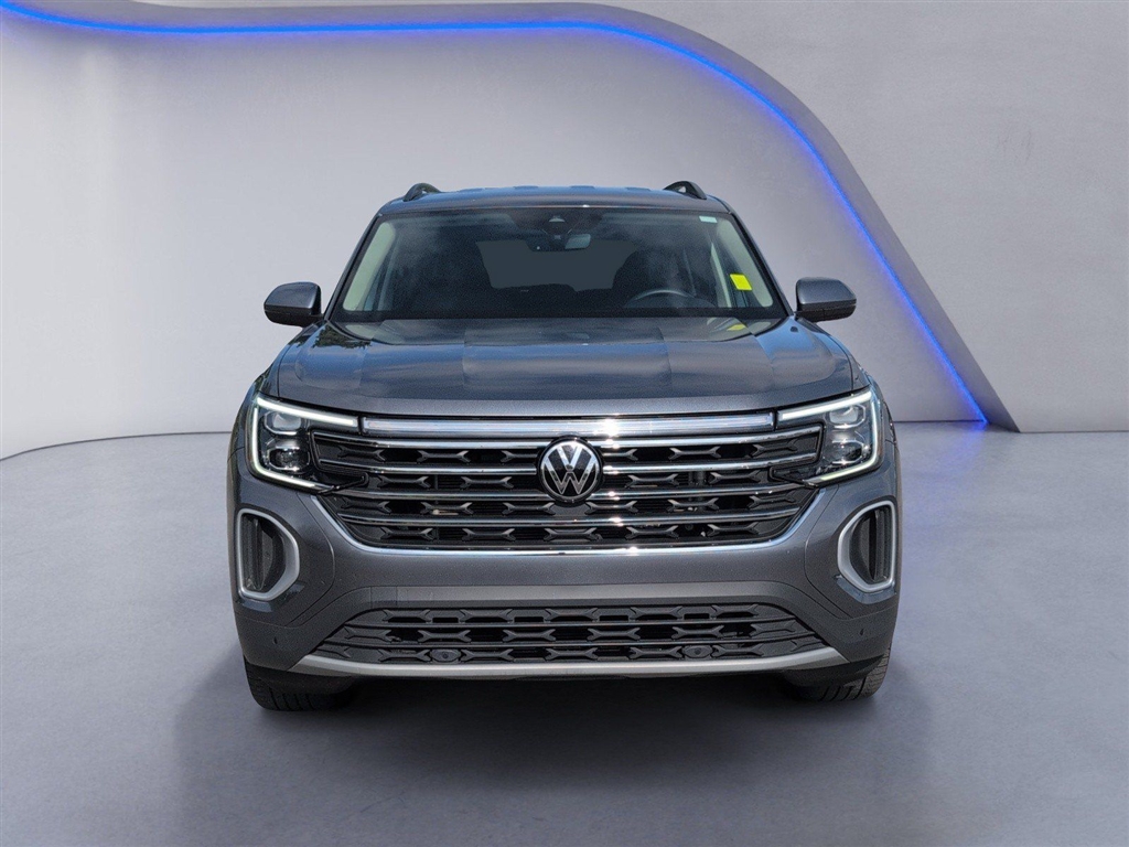 Used 2024 Platinum Gray Metallic Volkswagen SE image 13