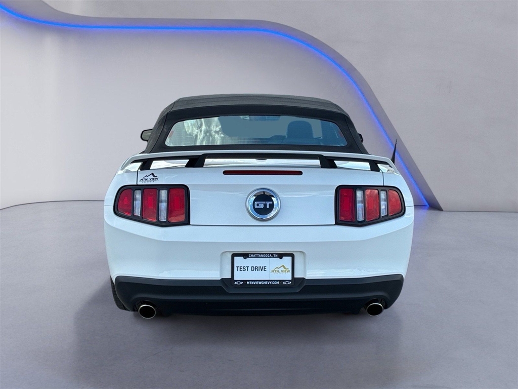 Used 2010 Performance White Clearcoat Ford GT Premium image 13