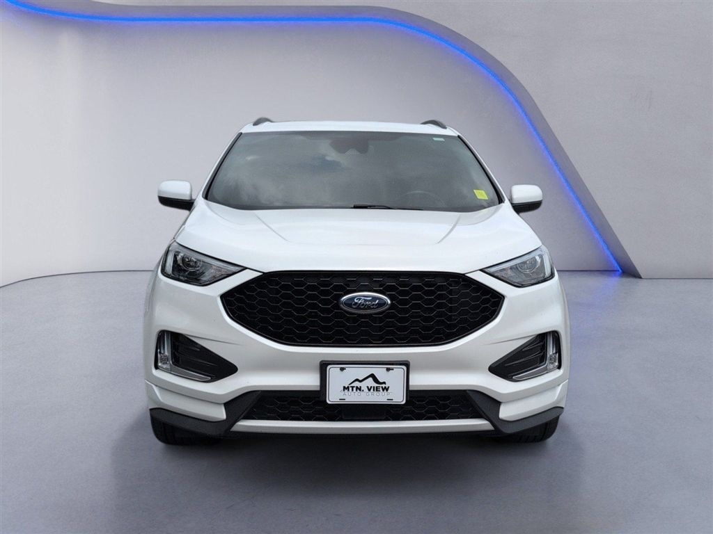 Used 2023 Star White Metallic Tri-Coat Ford ST-Line image 13