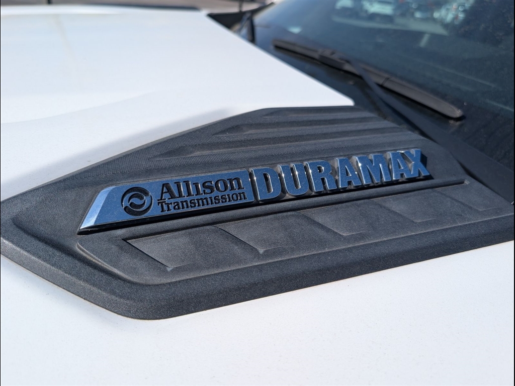 Used 2023 Summit White Chevrolet Custom image 13