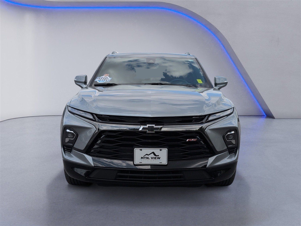 Used 2025 Sterling Gray Metallic Chevrolet RS image 13