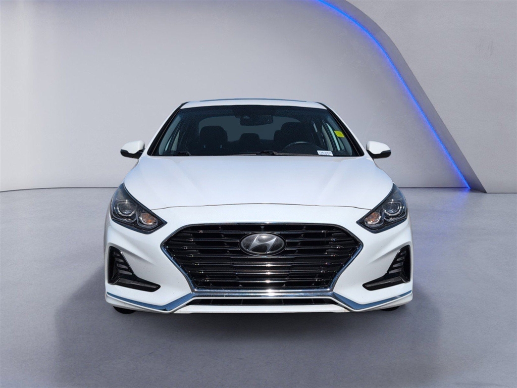 Used 2018 Quartz White Pearl Hyundai Limited image 13