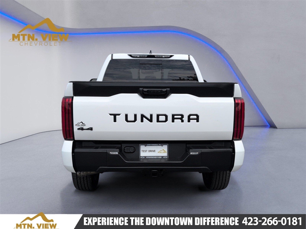 Used 2022 White Toyota SR5 image 13