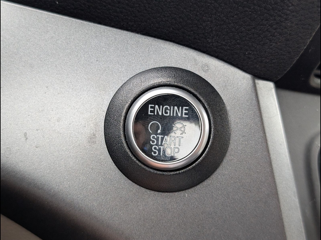 Used 2019 Sedona Orange Ford SEL image 14