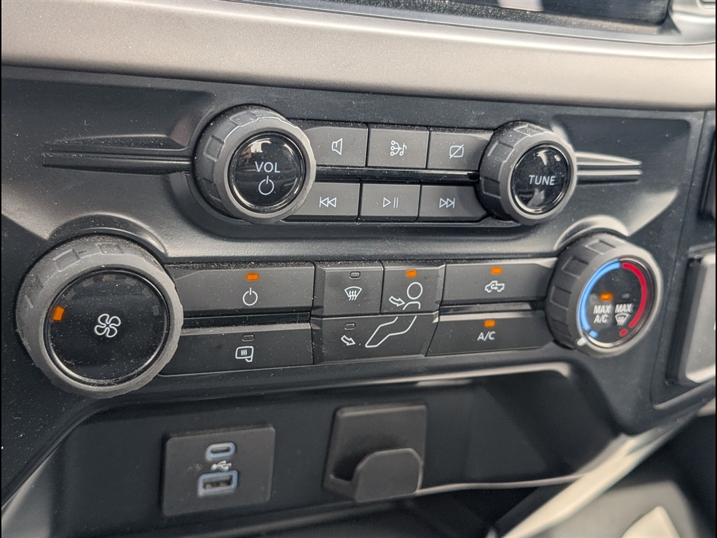 Used 2024 Agate Black Ford XL image 14