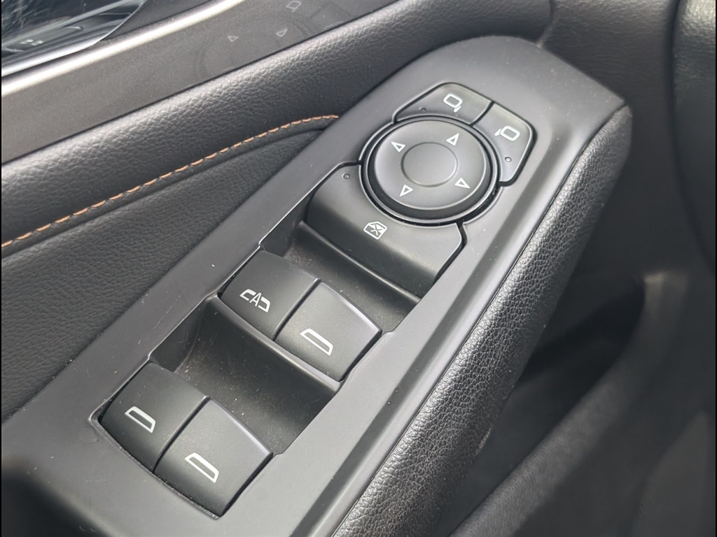 Used 2018 Graphite Metallic Chevrolet LT Cloth image 14