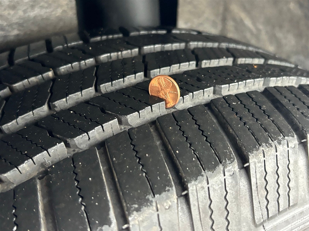 Used 2023 Blue Volkswagen V6 SE image 14