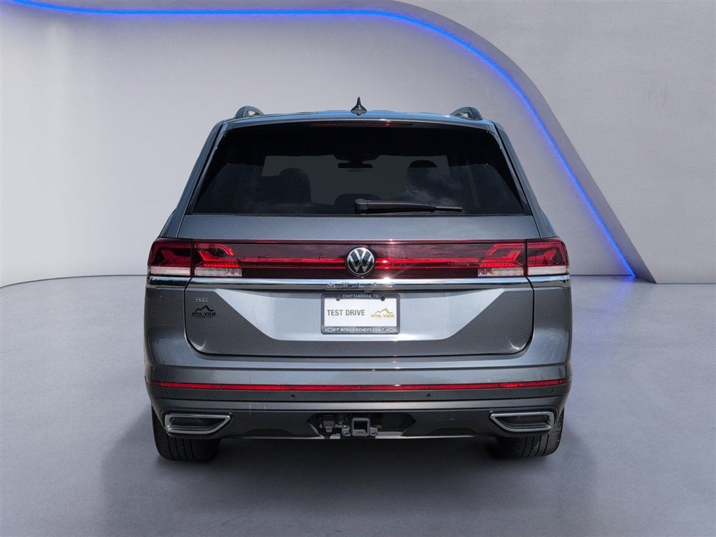 Used 2024 Platinum Gray Metallic Volkswagen SE image 14