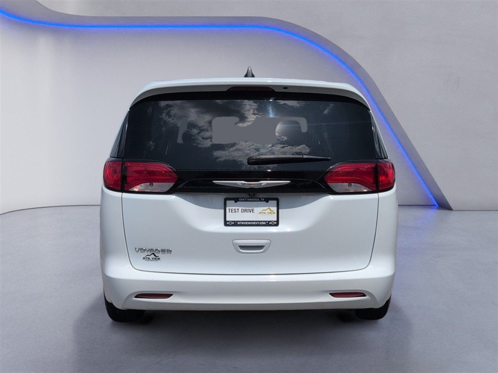 Used 2023 Bright White Clear Coat Chrysler LX image 14