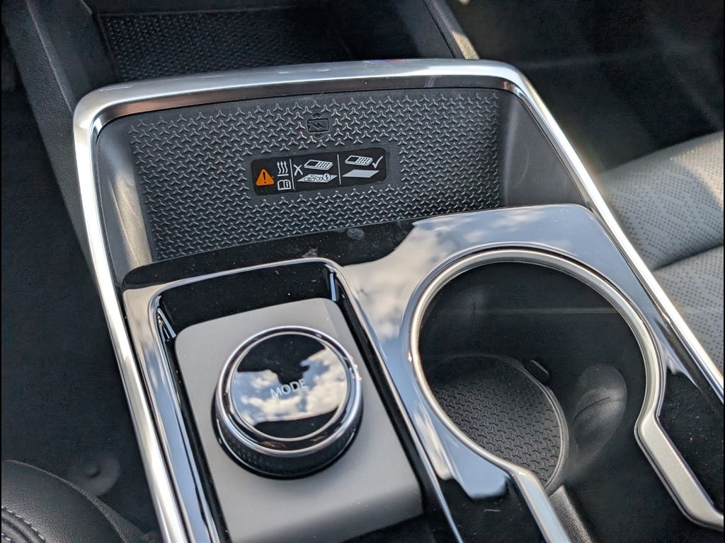 New 2027 Summit White Chevrolet LT image 14