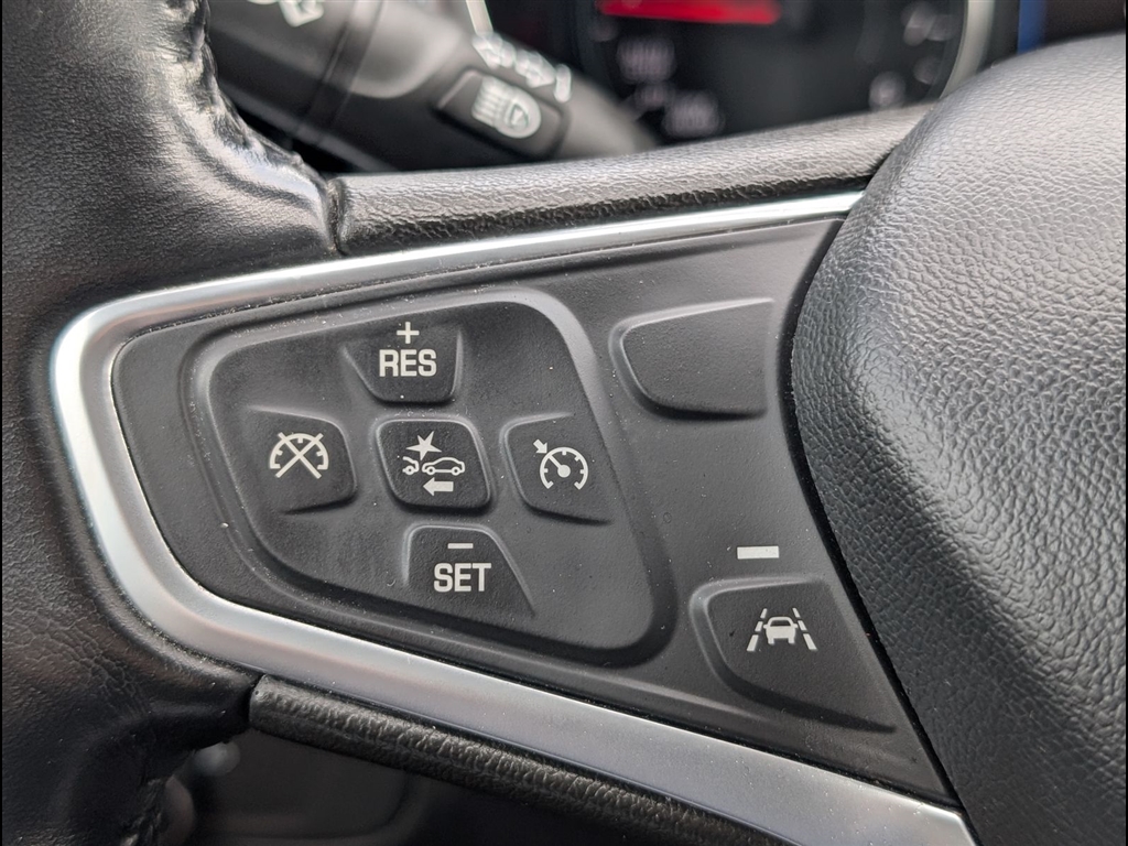 Used 2022 Summit White Chevrolet LT image 14