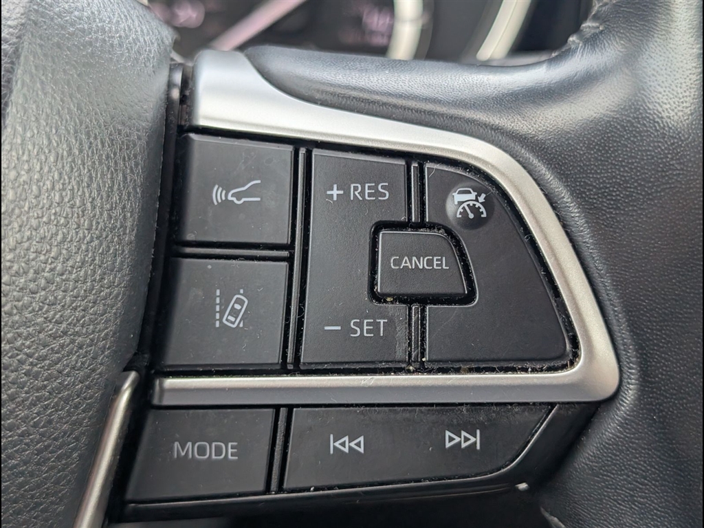 Used 2022 Magnetic Gray Metallic Toyota XLE image 14