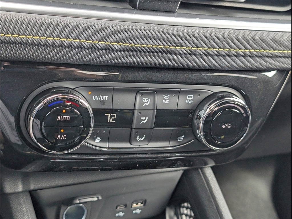 New 2026 Mosaic Black Metallic Chevrolet ACTIV image 14