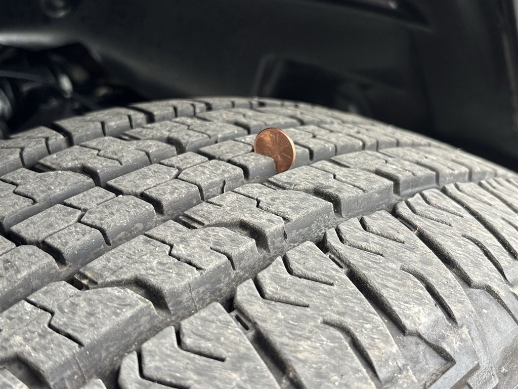 Used 2024 Granite Crystal Metallic Clear Coat RAM Tradesman image 15