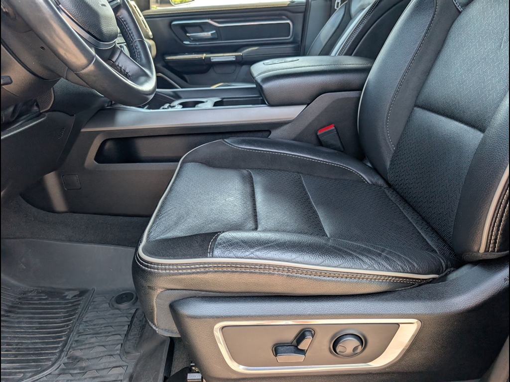 Used 2024 Diamond Black Crystal Pearl Coat RAM Laramie image 15