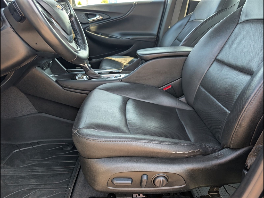 Used 2023 Mosaic Black Metallic Chevrolet LT image 15