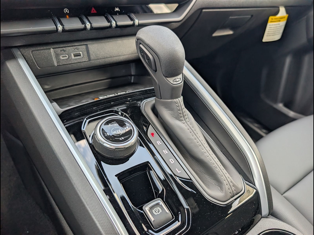 New 2026 Summit White Chevrolet Trail Boss image 15