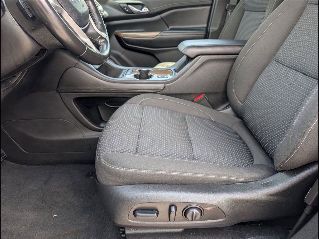 Used 2020 Satin Steel Metallic GMC SLE image 15