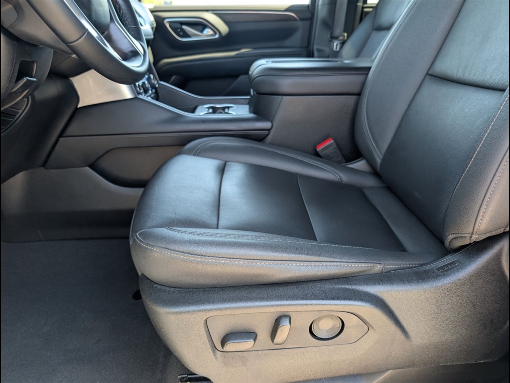 Used 2024 Summit White Chevrolet LT image 15