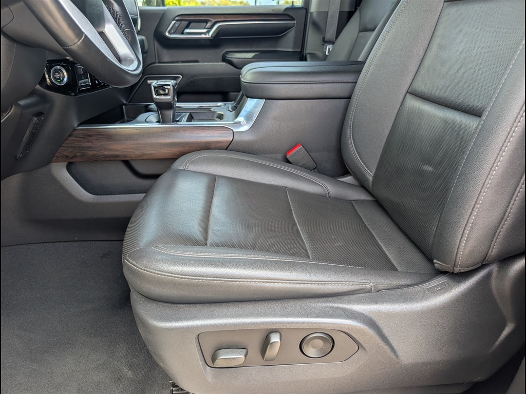 Used 2023 Sterling Metallic GMC SLT image 15