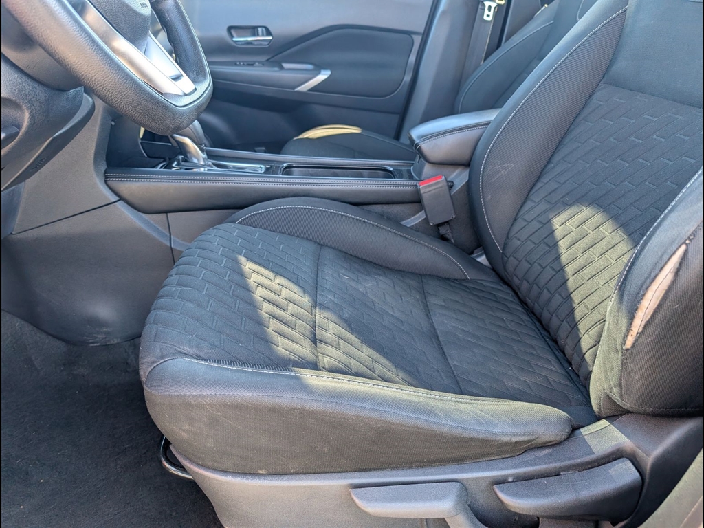 Used 2022 Scarlet Ember Tintcoat Nissan SV image 15