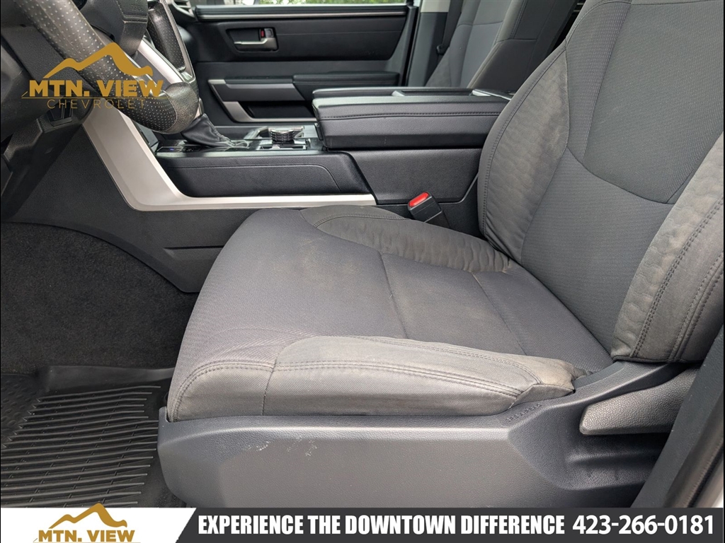 Used 2022 White Toyota SR5 image 15