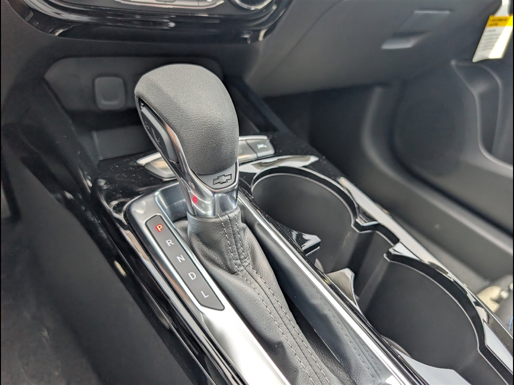 New 2026 Mosaic Black Metallic Chevrolet LT image 15