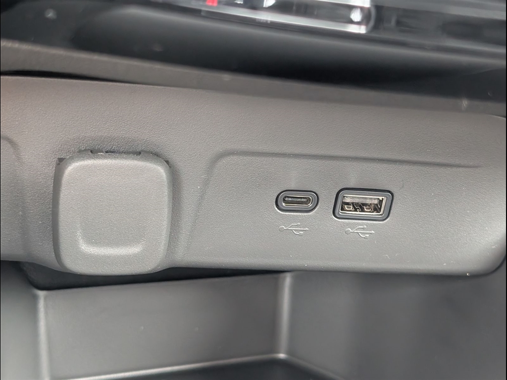 New 2026 Summit White Chevrolet ACTIV image 15