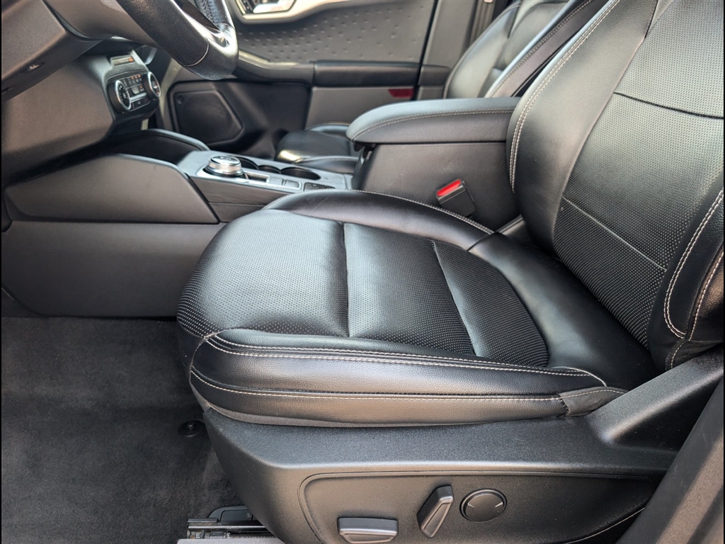 Used 2020 Agate Black Ford SEL image 16