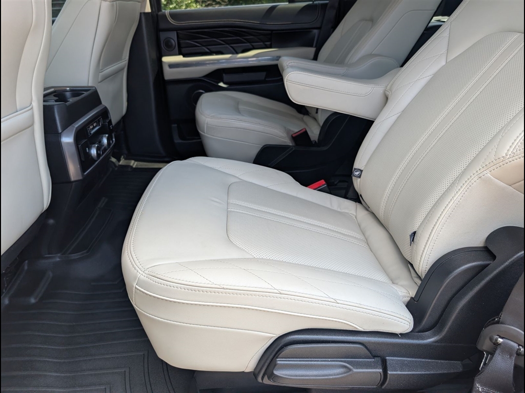 Used 2020 Agate Black Ford Platinum image 16