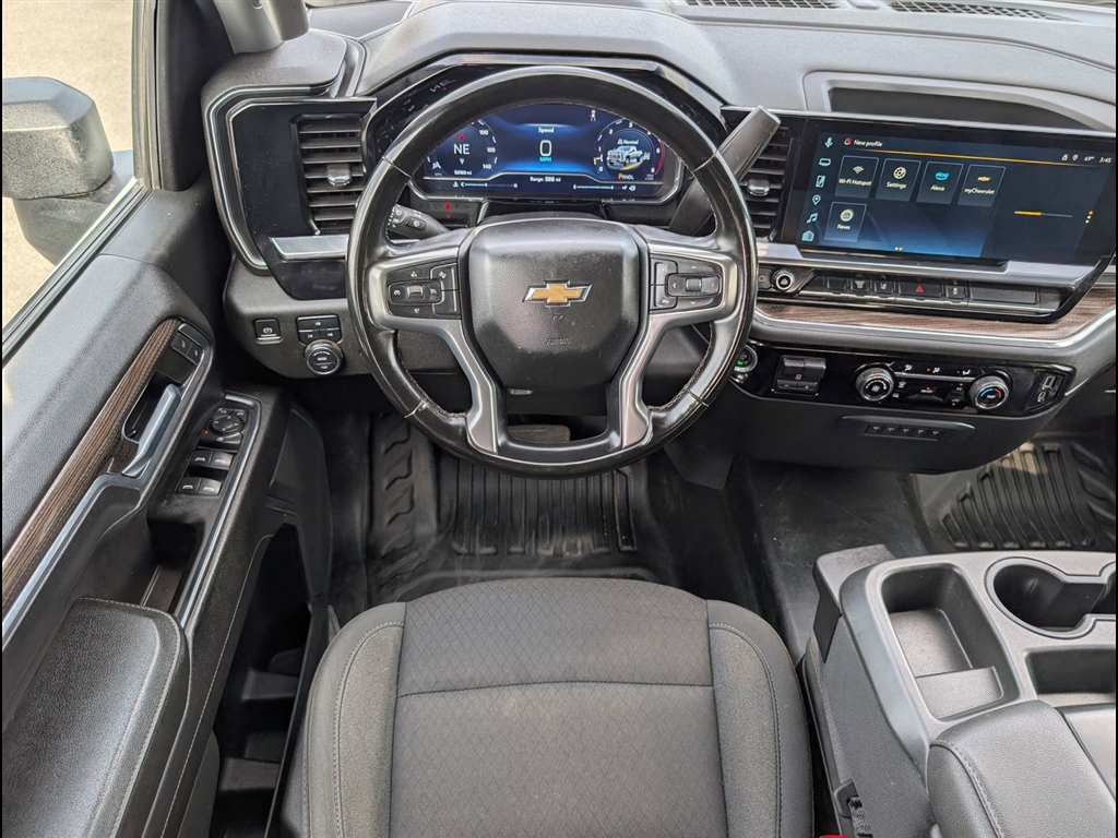 Used 2024 Summit White Chevrolet LT image 16